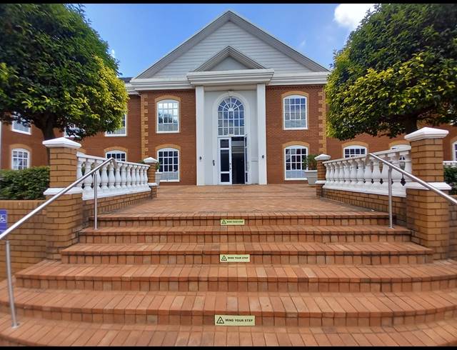 338M² OFFICE TO LET IN BRYANSTON